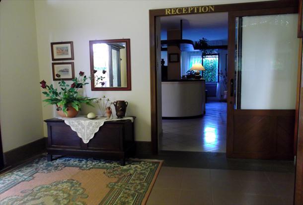 Hotel Bacco อาเชอา ภายนอก รูปภาพ