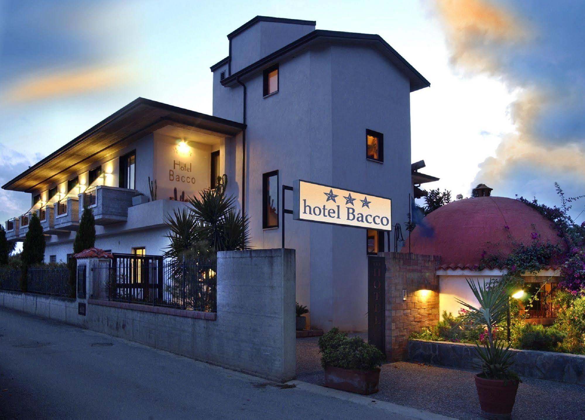 Hotel Bacco อาเชอา ภายนอก รูปภาพ