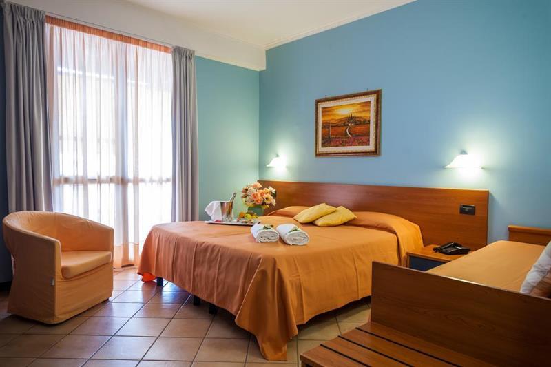 Hotel Bacco อาเชอา ภายนอก รูปภาพ